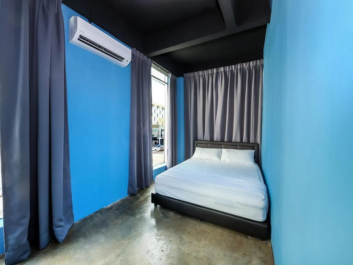 Spot On 89956 The Blue Malacca Hotel