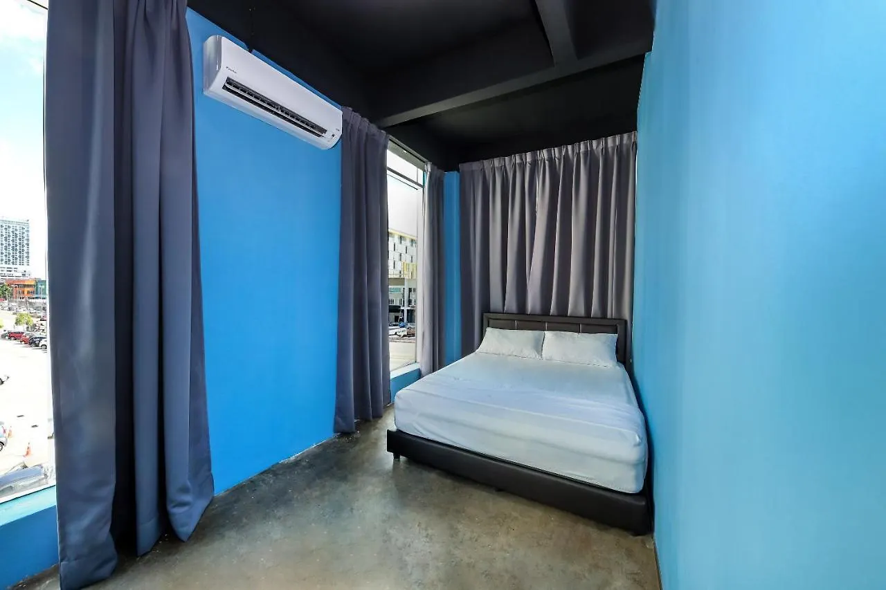 Spot On 89956 The Blue Malacca Hotel