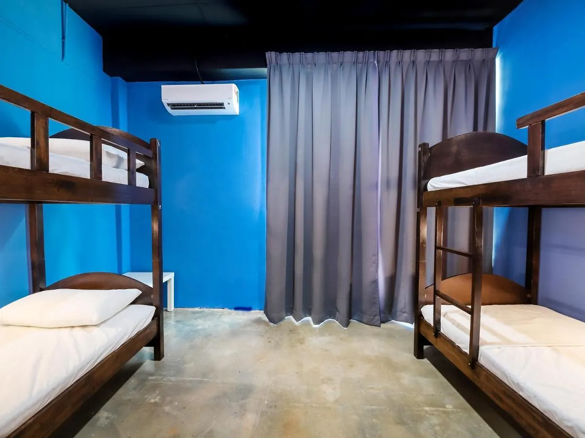 Spot On 89956 The Blue Malacca Hotell