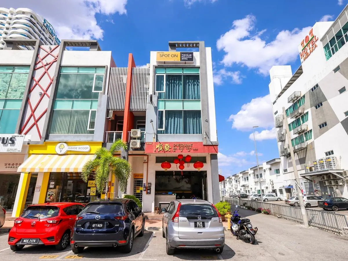 Spot On 89956 The Blue Malacca Hotell 2*,